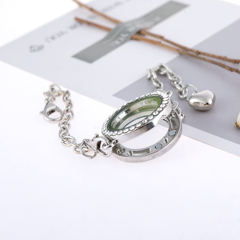 A Beautiful Bracelet with Unique Style