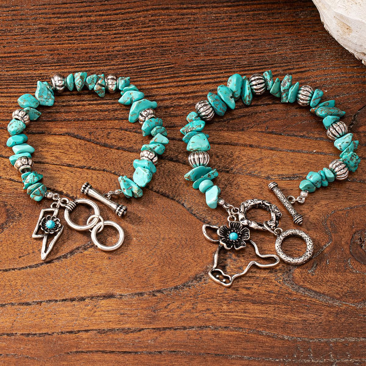Olivenorma Vintage Natural Turquoise Bull Head Pendant Bracelet