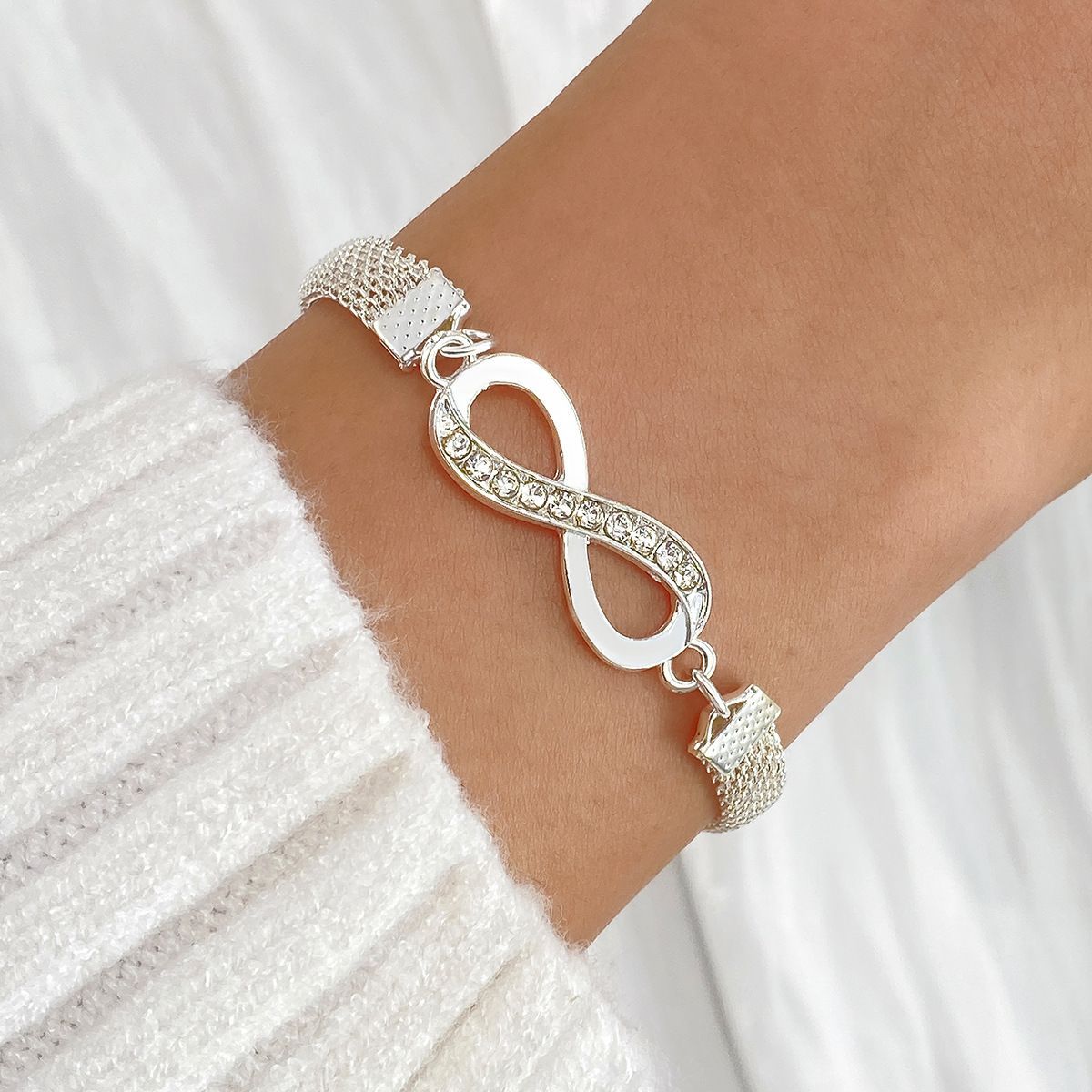 A Stunning Silver Bracelet for Daily Wear