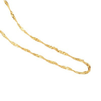 A Romantic Gold Necklace for Special Moments