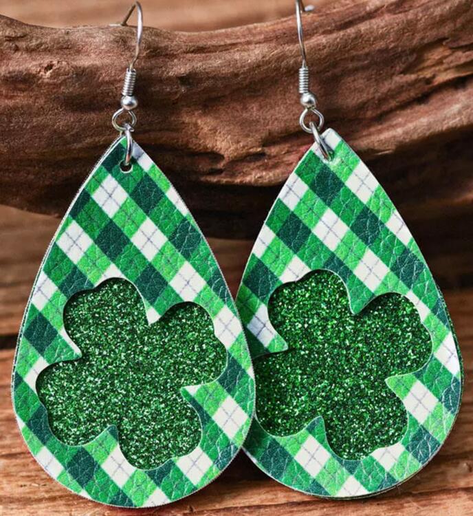 Classic Earring Crafted with Care