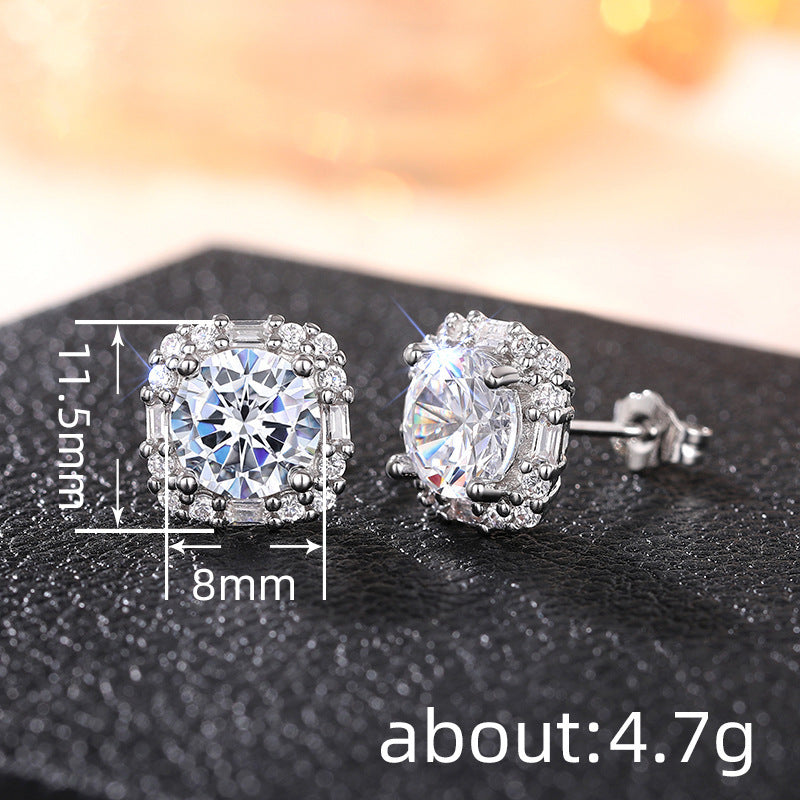 A Charming Earring for Any Occasion