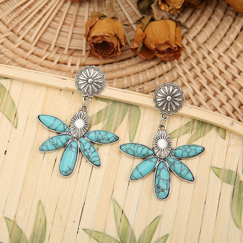 Timeless Vintage Earring