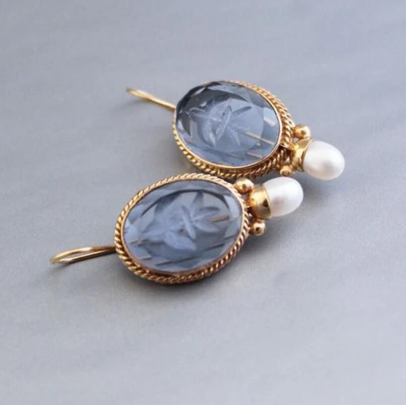 Timeless Vintage Earring