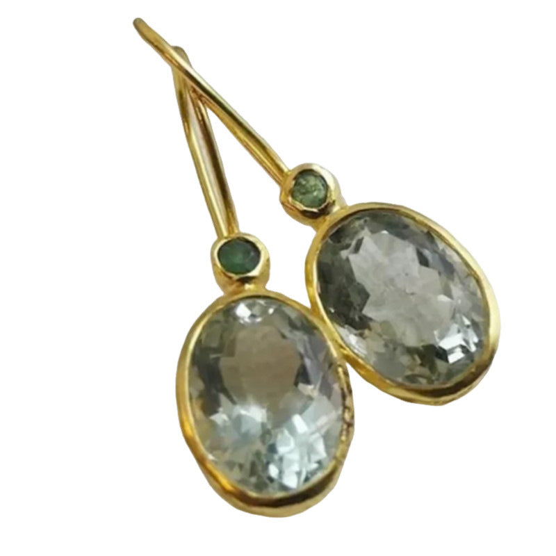 Charming Earring for Any Occasion