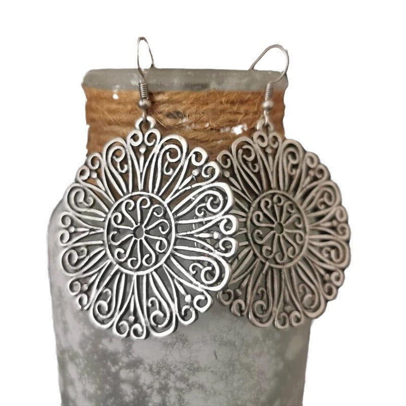 Classic Earring Crafted with Care