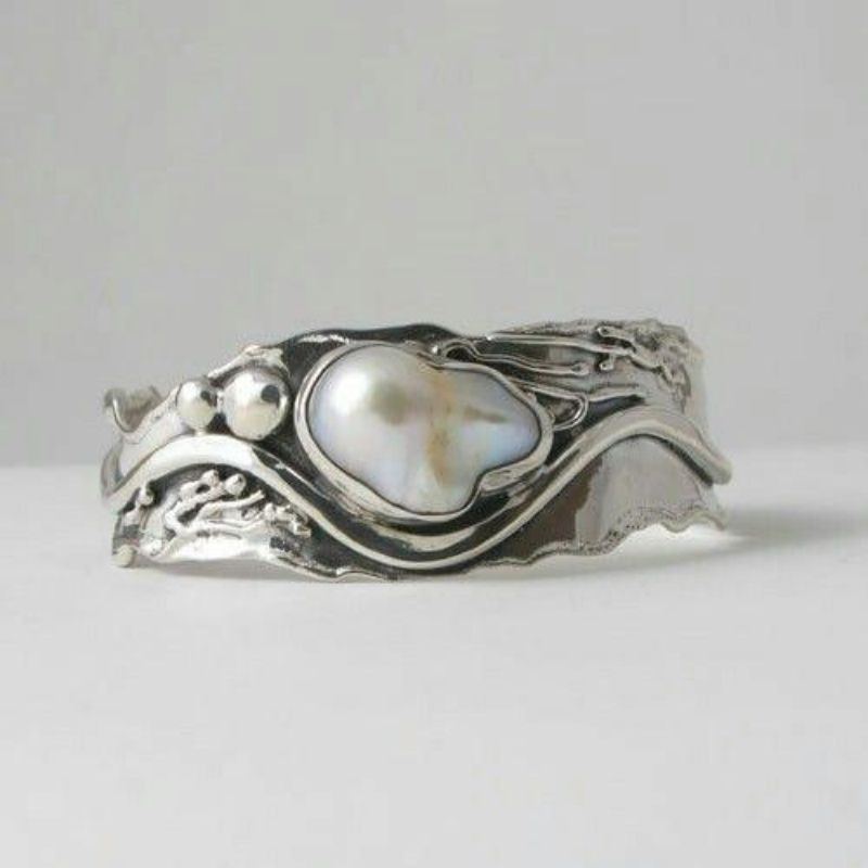 Timeless Vintage Ring