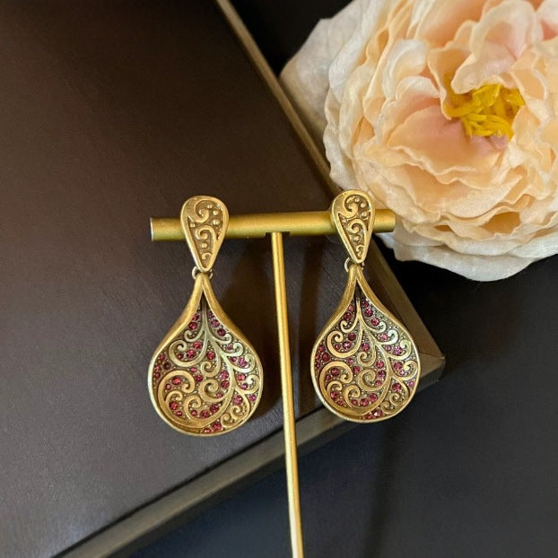 Sparkling Piece for Effortless Style