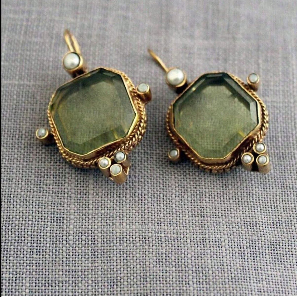 Timeless Vintage Earring