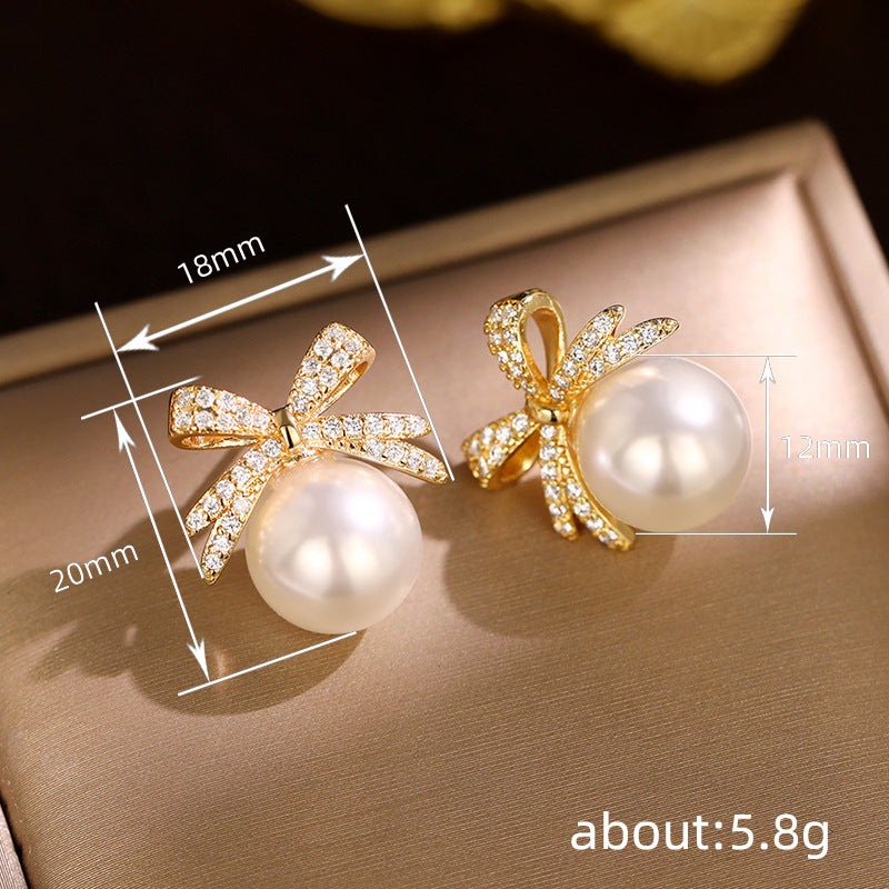 A Beautiful Pearl Earring with Unique Style