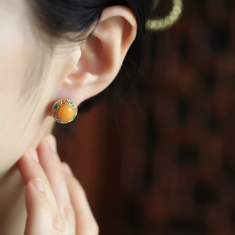 A Delicate Artisan Gold Earring
