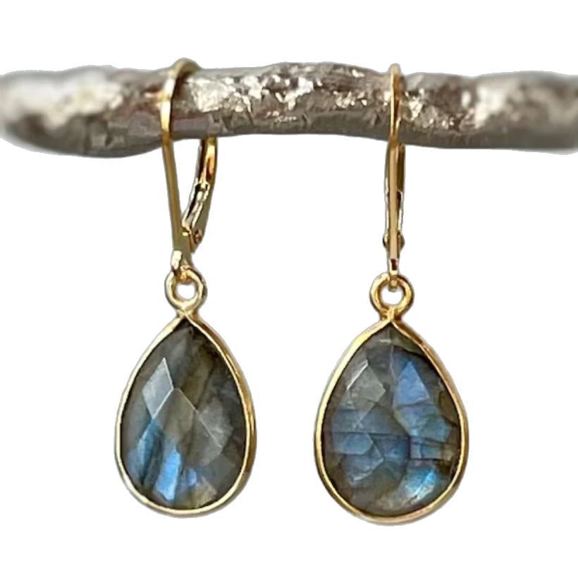 Handcrafted Earring with Timeless Charm