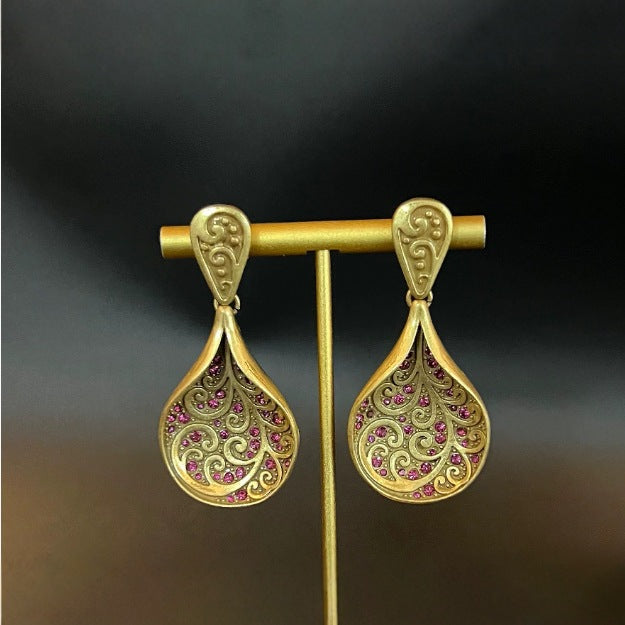 Sparkling Piece for Effortless Style