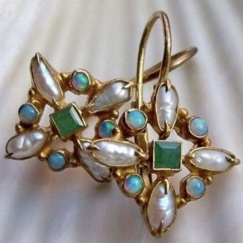 Timeless Vintage Earring